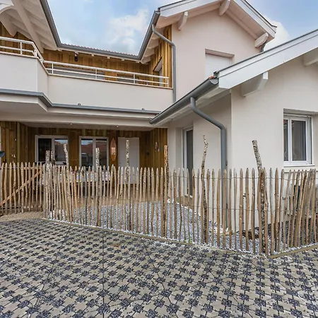 Apartment Neuf T3 Climatise, Centre Station, Proche Ocean, Terrasse Privative, Parking Securise - Fr-1-521-240